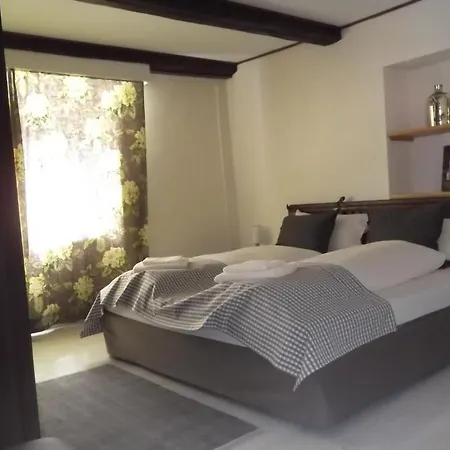 Poncini 3* ماجيا